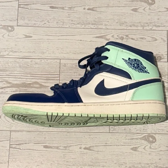 Men’s Nike Air Jordan 1 Mid “Blue Mint” Sneakers Size 9 - Picture 4 of 11
